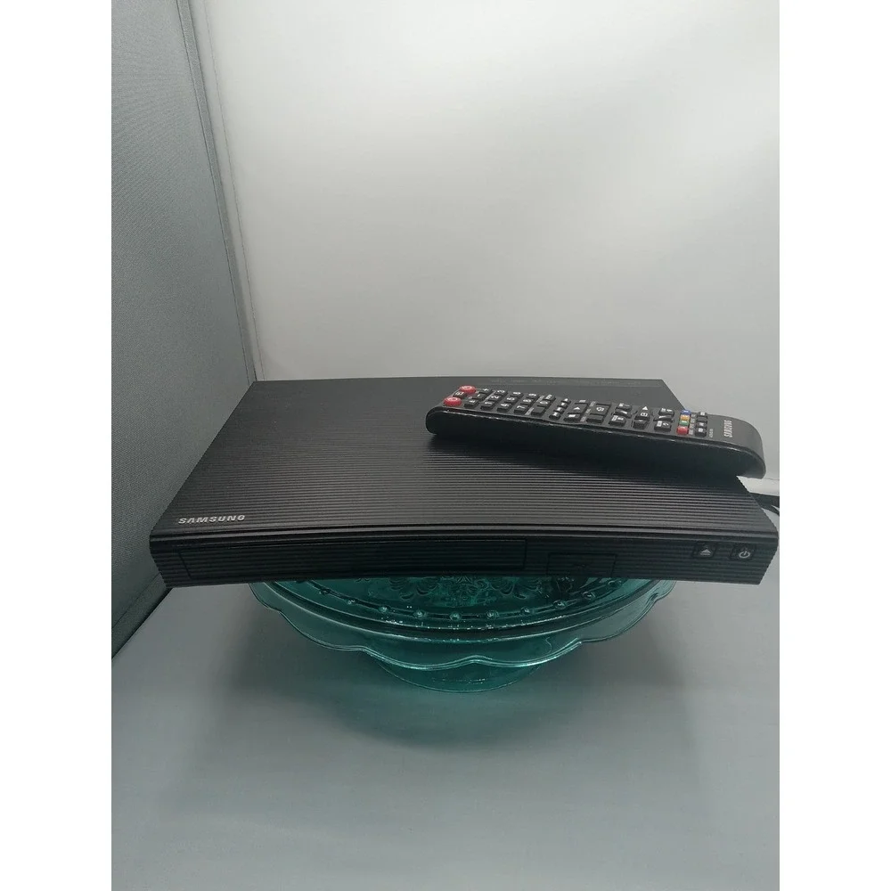 Samsung Wifi Smart Blu-Ray DVD Player BD-JM57C W/ Remote - Tested & Works